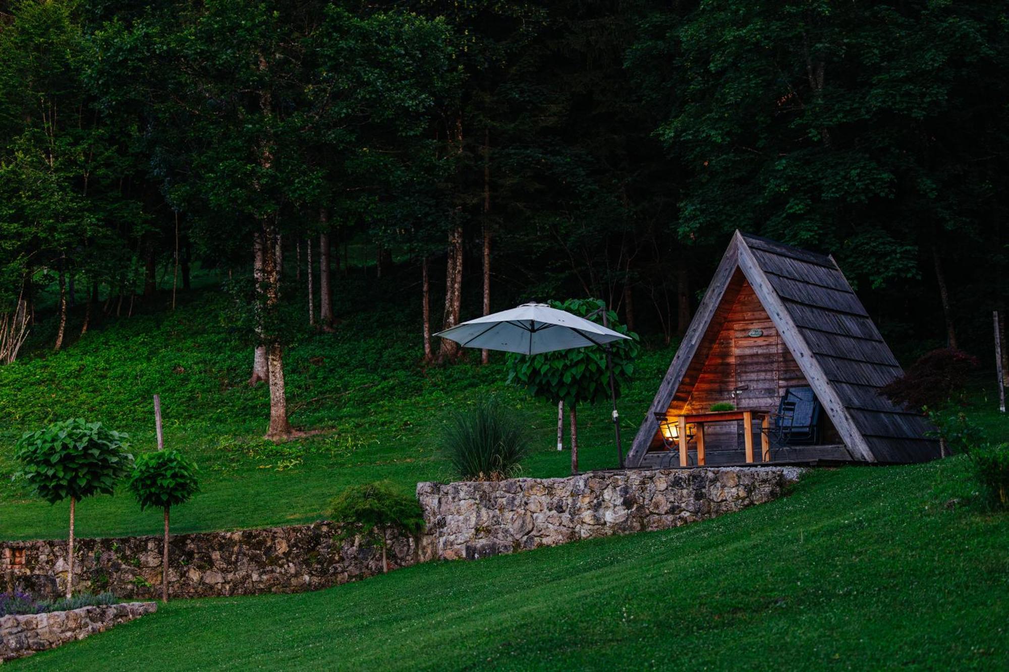 Gozdne Vile Va Vrti Kostel Exterior foto